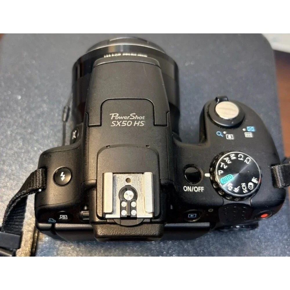 Canon PowerShot SX50 HS 12.1MP 50x Optical Zoom Digital Camera Bundle In Box